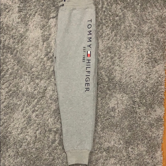 Tommy Hilfiger joggers - Picture 5 of 8
